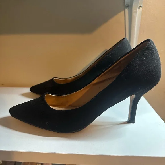 Used - Picture 2 of 4